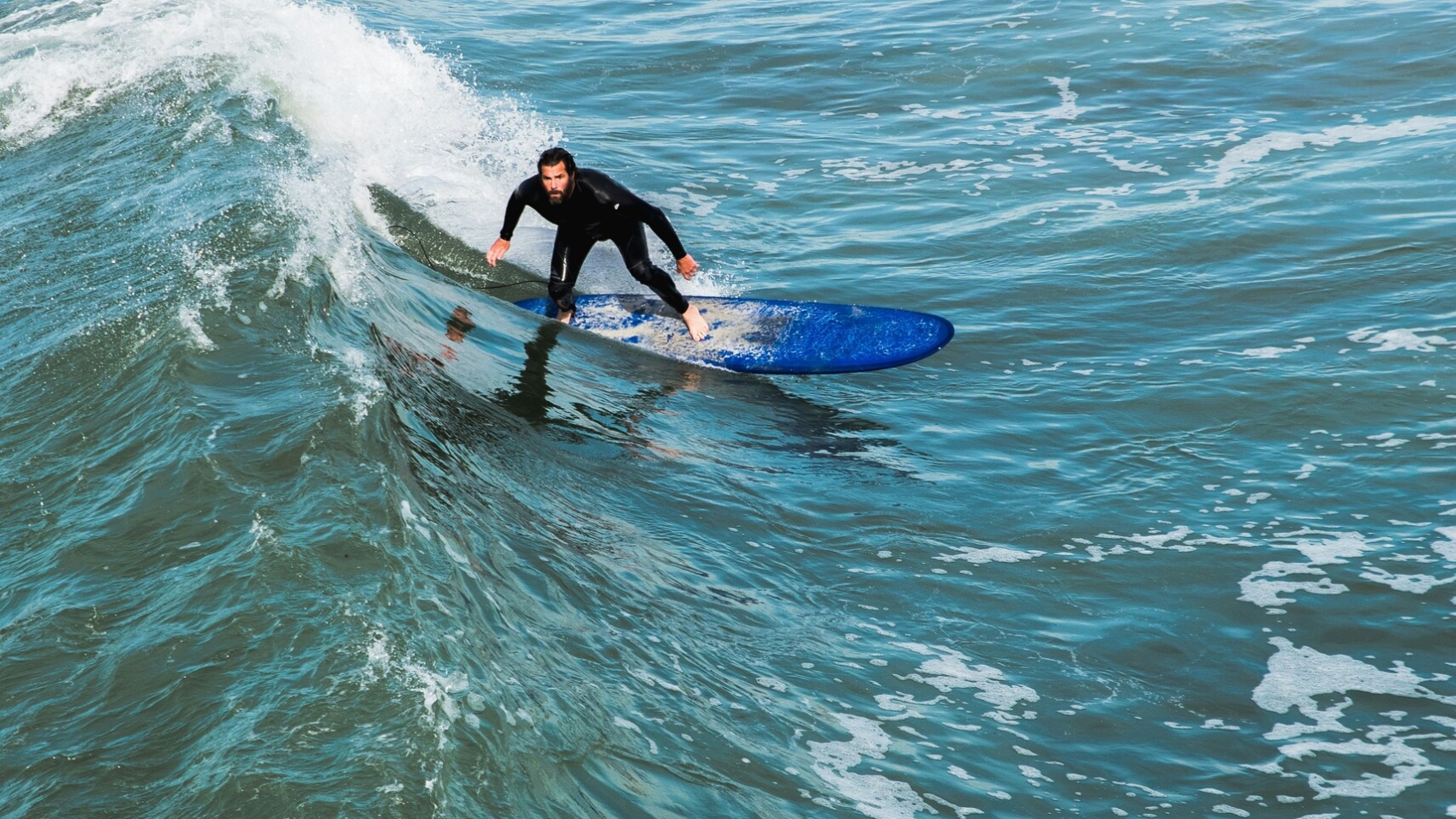 equipamiento de surf adecuado